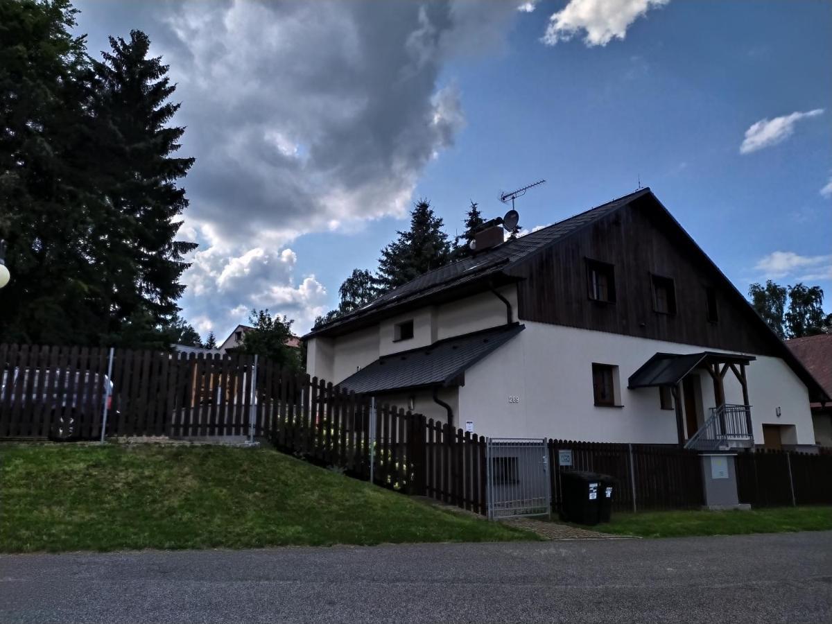 Апартаменти Haus Tolstejn Jiretin pod Jedlovou Екстер'єр фото