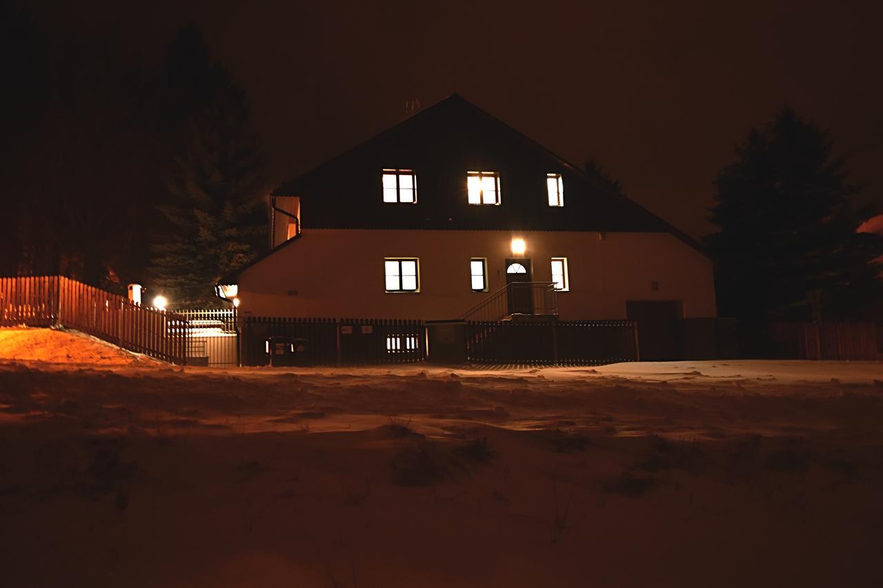 Апартаменти Haus Tolstejn Jiretin pod Jedlovou Екстер'єр фото