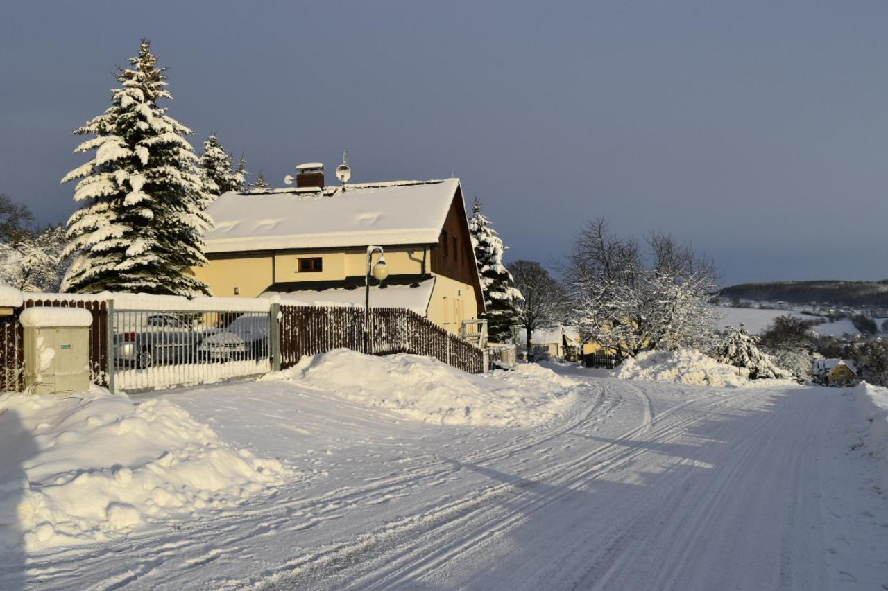 Апартаменти Haus Tolstejn Jiretin pod Jedlovou Екстер'єр фото